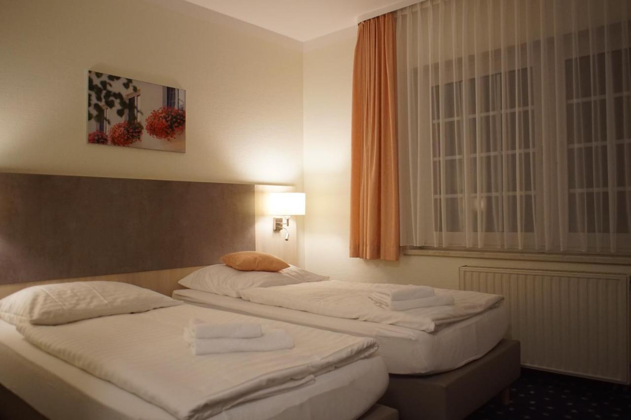 Hotel & Gasthaus Zum Eichenkranz Luckenwalde Eksteriør billede